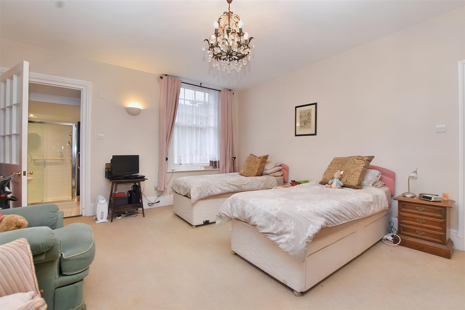 Property Details for Chatsworth Gardens, Eastbourne Town Property